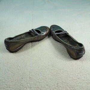 Skechers Silver Slip-On Sneakers Size 7.5